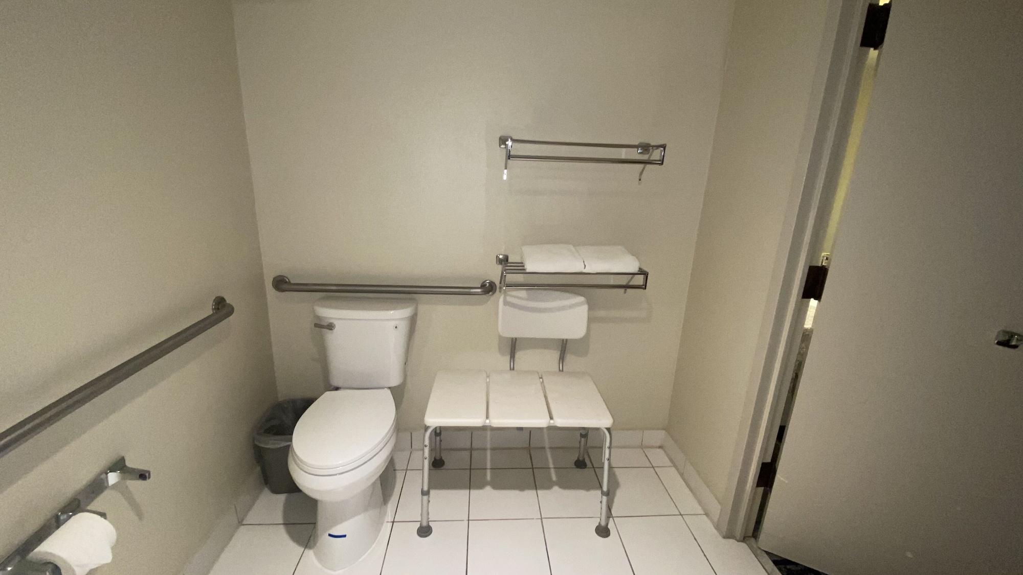 Quality Near Ucr And Downtown Inn 2*