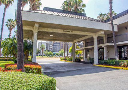 Quality Near Ucr And Downtown Inn 2*